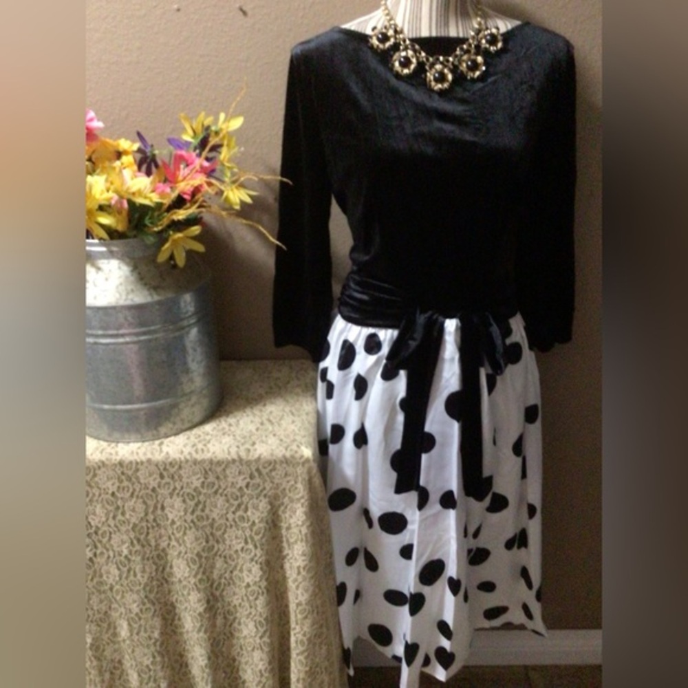DRESS V Glamorous Polka Dot Dress *NEW